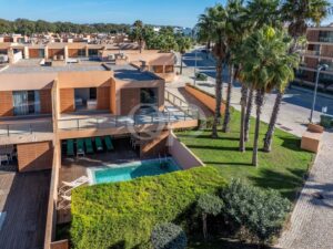 Luxurious Villa 800m from Salgados Beach - QP Savills