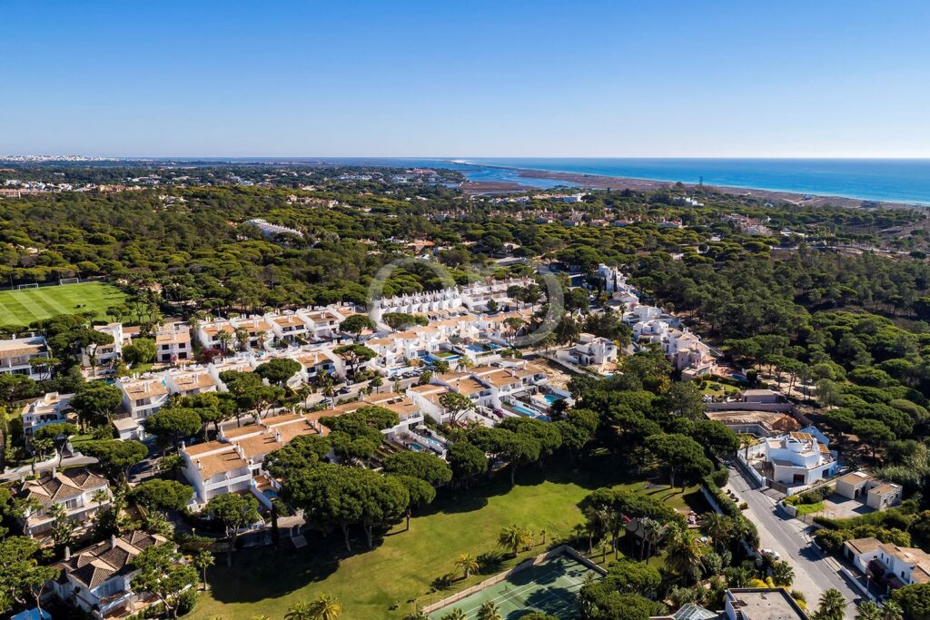 Refurbished Beachside Townhouse between Quinta do Lago and Vale do Lobo - QP Savills