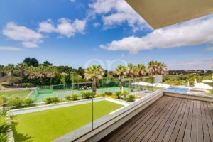 Exceptional Estate in Porches25