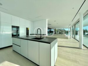 Terrain spacieux avec vue imprenable sur la mer à Luz, Portugal - QP Savills