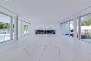 Bien immobilier luxueuse avec deux villas modernes haut de gamme à Vale Formoso3