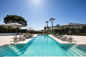 Moderne Villa in erster Reihe mit Blick auf die Ria Formosa und das Meer - QP Savills