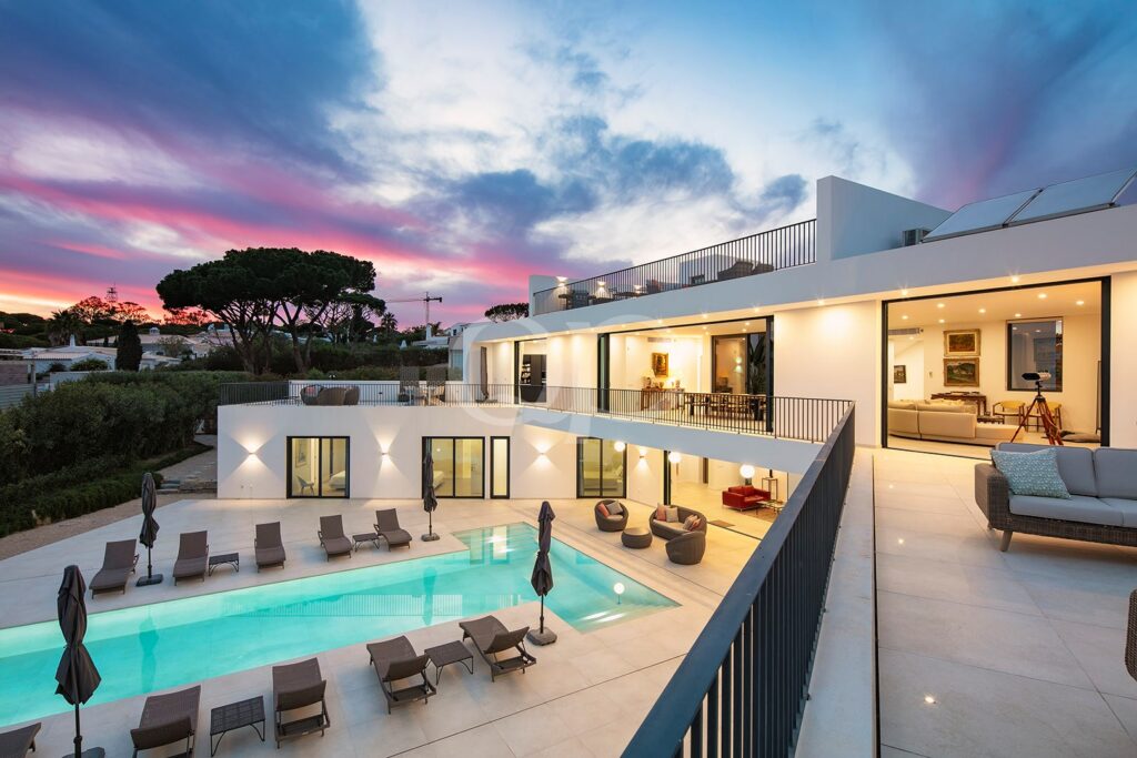 Moderne Villa in erster Reihe mit Blick auf die Ria Formosa und das Meer - QP Savills