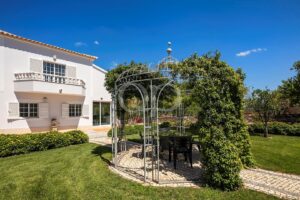 Außergewöhnliche Villa in Boliqueime, Algarve - QP Savills