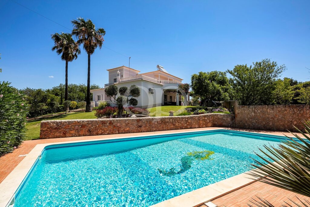 Außergewöhnliche Villa in Boliqueime, Algarve - QP Savills