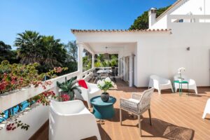 Villa spacieuse avec court de tennis, Algarve - QP Savills