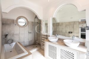 Renoviertes Stadthaus im Pinheiros Altos Golf Resort, Algarve - QP Savills