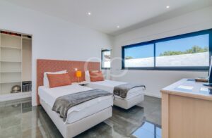 Contemporary 4-Bedroom Villa in Sa_âo Bra_üs de Alportel23