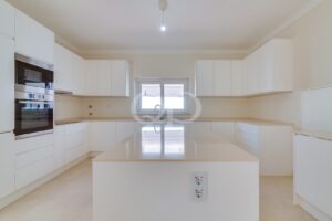 Elegant Villa in Prime Location of Loule - QP Savills