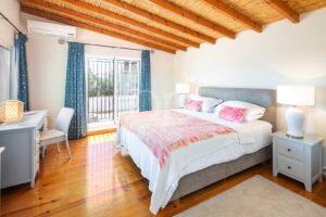 Traditional Villa with Pool in Vale do Lobo, Algarve - QP Savills