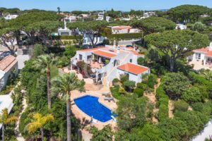 Traditional Villa with Pool in Vale do Lobo, Algarve - QP Savills