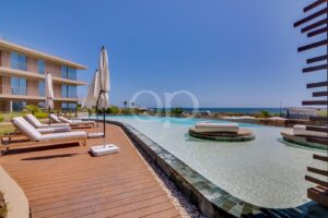 Stunning waterfront apartment in Quarteira.4