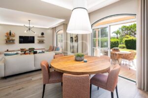 Maison de ville rénovée à Quinta do Lago, Portugal - QP Savills