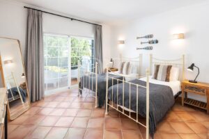 Renoviertes Stadthaus in Encosta do Lobo, Algarve - QP Savills