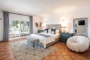 Renoviertes Stadthaus in Encosta do Lobo, Algarve - QP Savills
