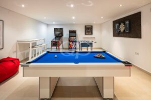Renoviertes Stadthaus in Encosta do Lobo, Algarve - QP Savills