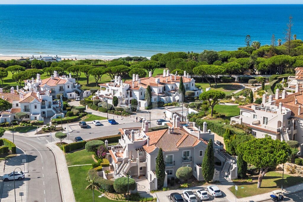 Elegant Apartment in Dunas Douradas Beach Club - QP Savills