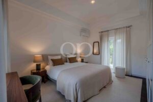 Propriedade privada icónica perto da Quinta do Lago e Vale do Lobo - QP Savills