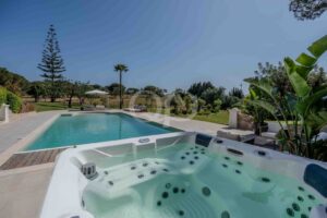 Piscina e jacuzzi