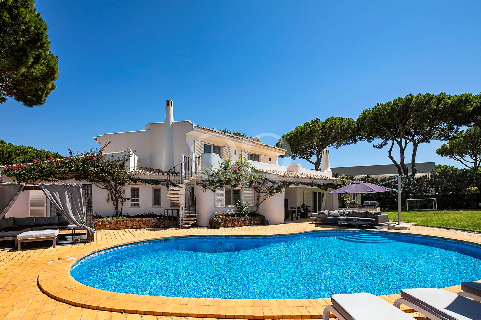 Villa traditionnelle avec projet à Quinta do Lago, en Algarve - QP Savills