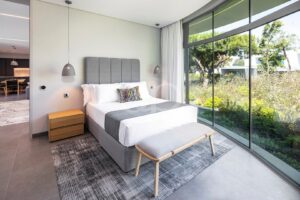 Architektonisch gestaltete Villa in Quinta do Lago, Algarve – QP Savills