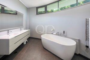 Architektonisch gestaltete Villa in Quinta do Lago, Algarve – QP Savills