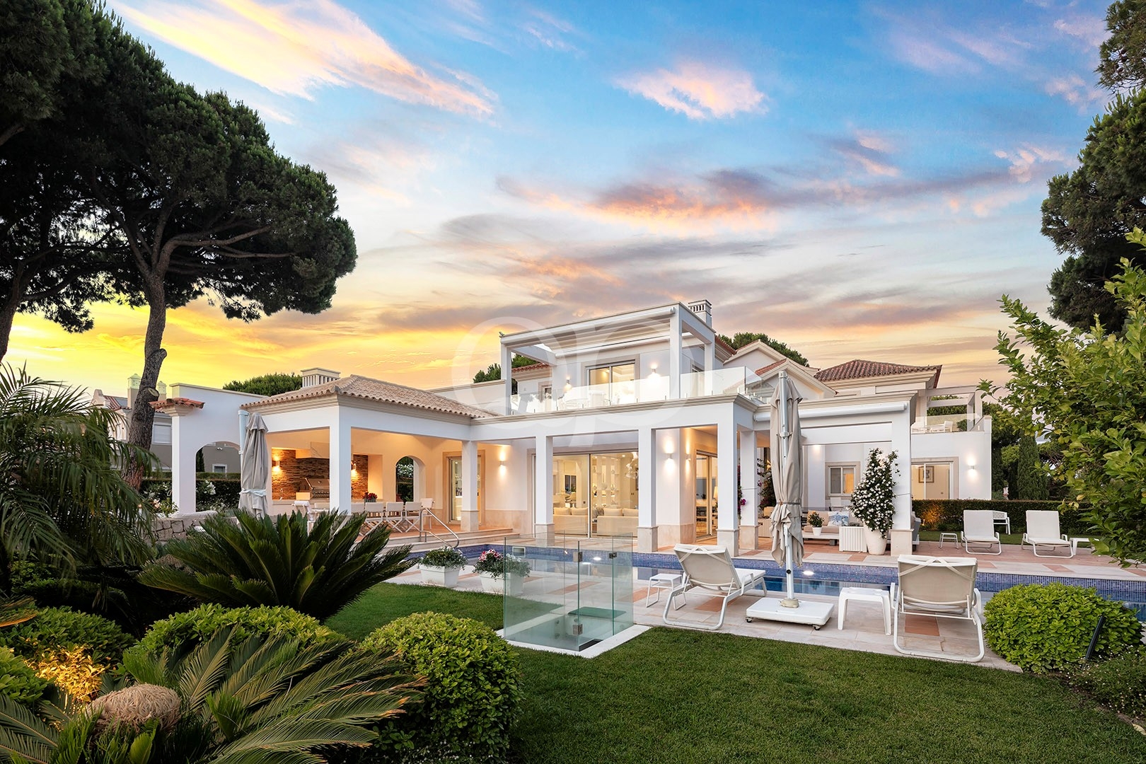 Moradia de cortar a respiração na Quinta do Lago, Algarve - QP Savills
