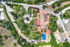Charmante traditionelle Villa mit beheiztem Pool und Garten, Algarve – QP Savills