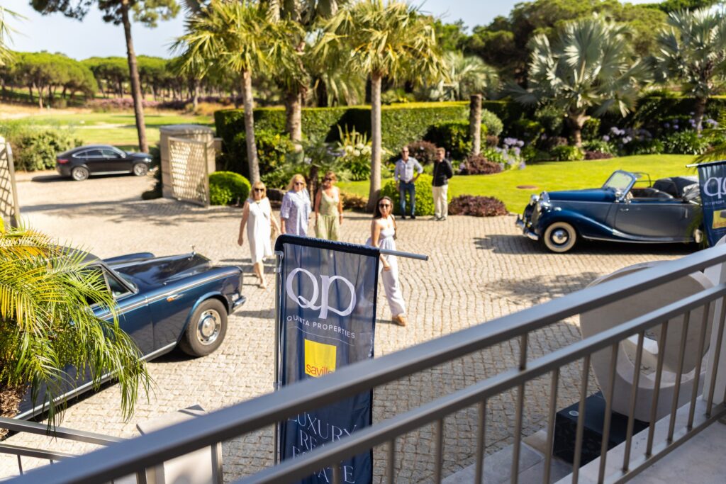 Classic cars and guests arriving at the QP Summer Classic, Quinta do Lago