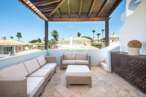 Moradia familiar perto da praia e da Quinta do Lago - QP Savills