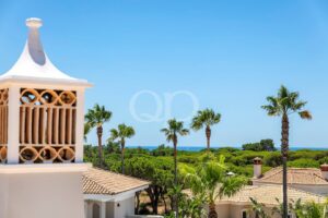 Moradia familiar perto da praia e da Quinta do Lago - QP Savills