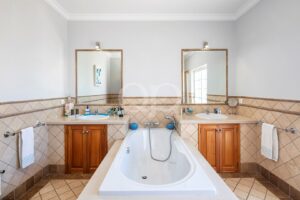 Moradia familiar perto da praia e da Quinta do Lago - QP Savills