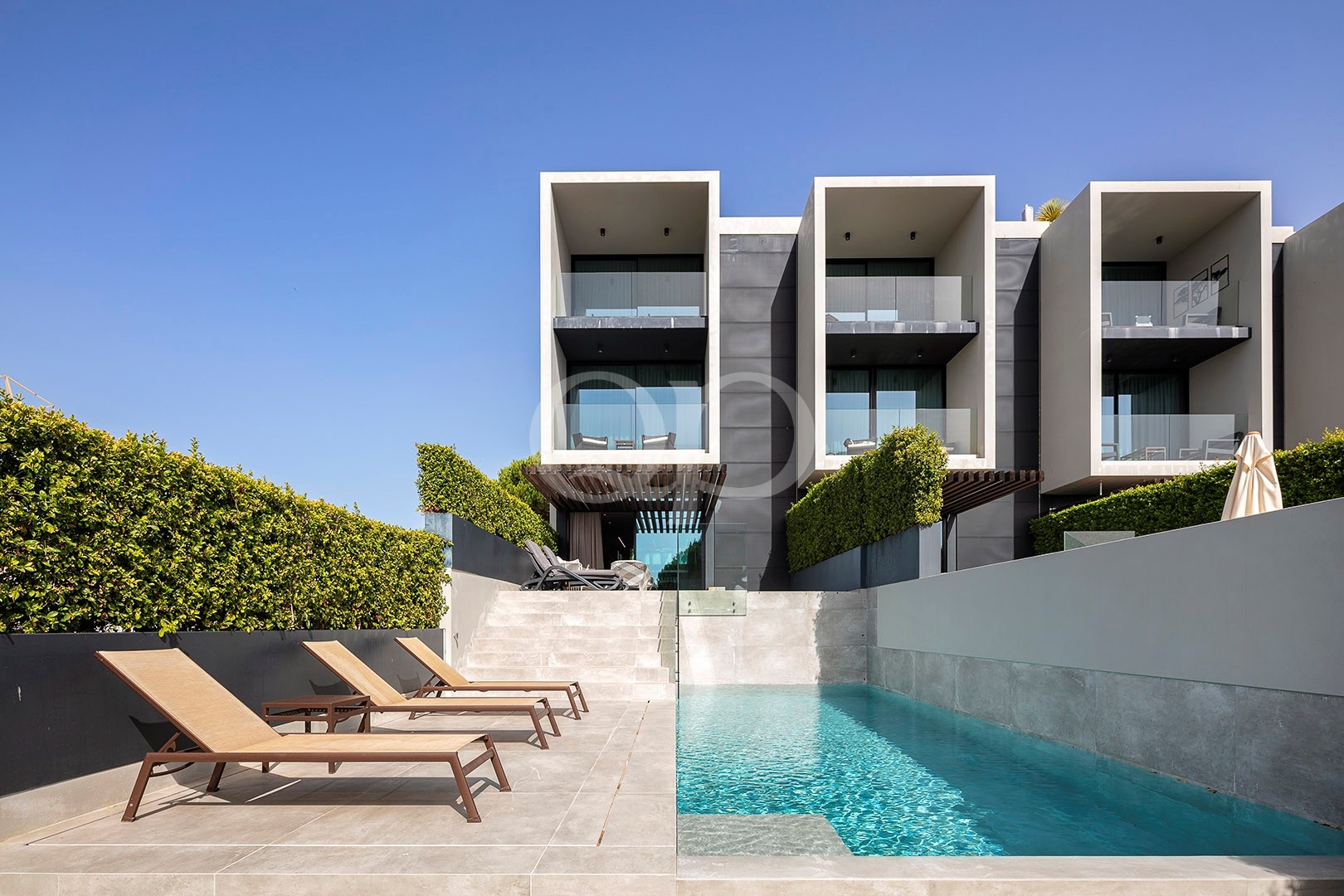 Modernes Reihenhaus in Endlage in Vilas Alvas, Algarve – QP Savills