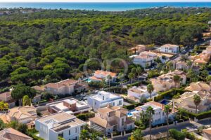 Elegant Family Villa near Quinta do Lago - QP Savills