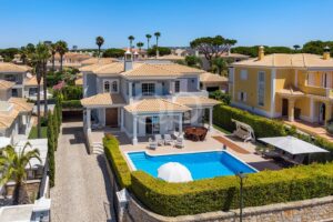 Family Villa Close to the Beach and Quinta do Lago - QP Savills