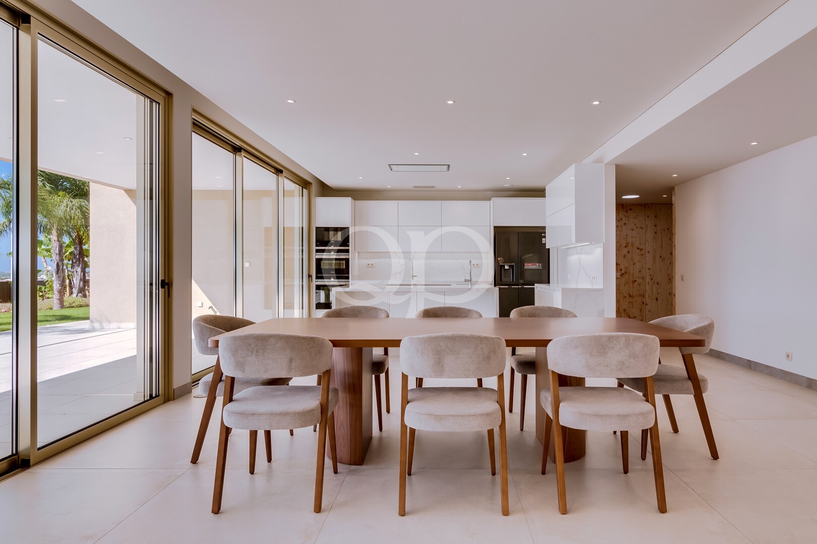 Modern Self-Sustainable Villa35