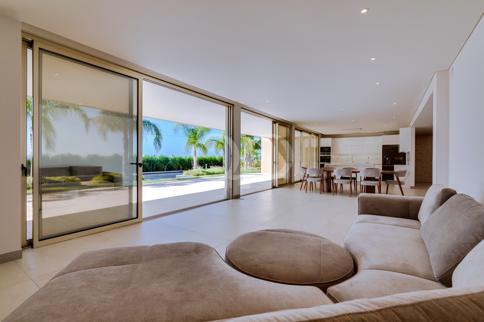 Modern Self-Sustainable Villa37