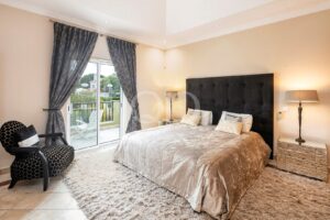 Elegante moradia na Quinta do Mar perto da praia no Algarve - QP Savills