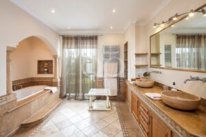 Elegante moradia na Quinta do Mar perto da praia no Algarve - QP Savills