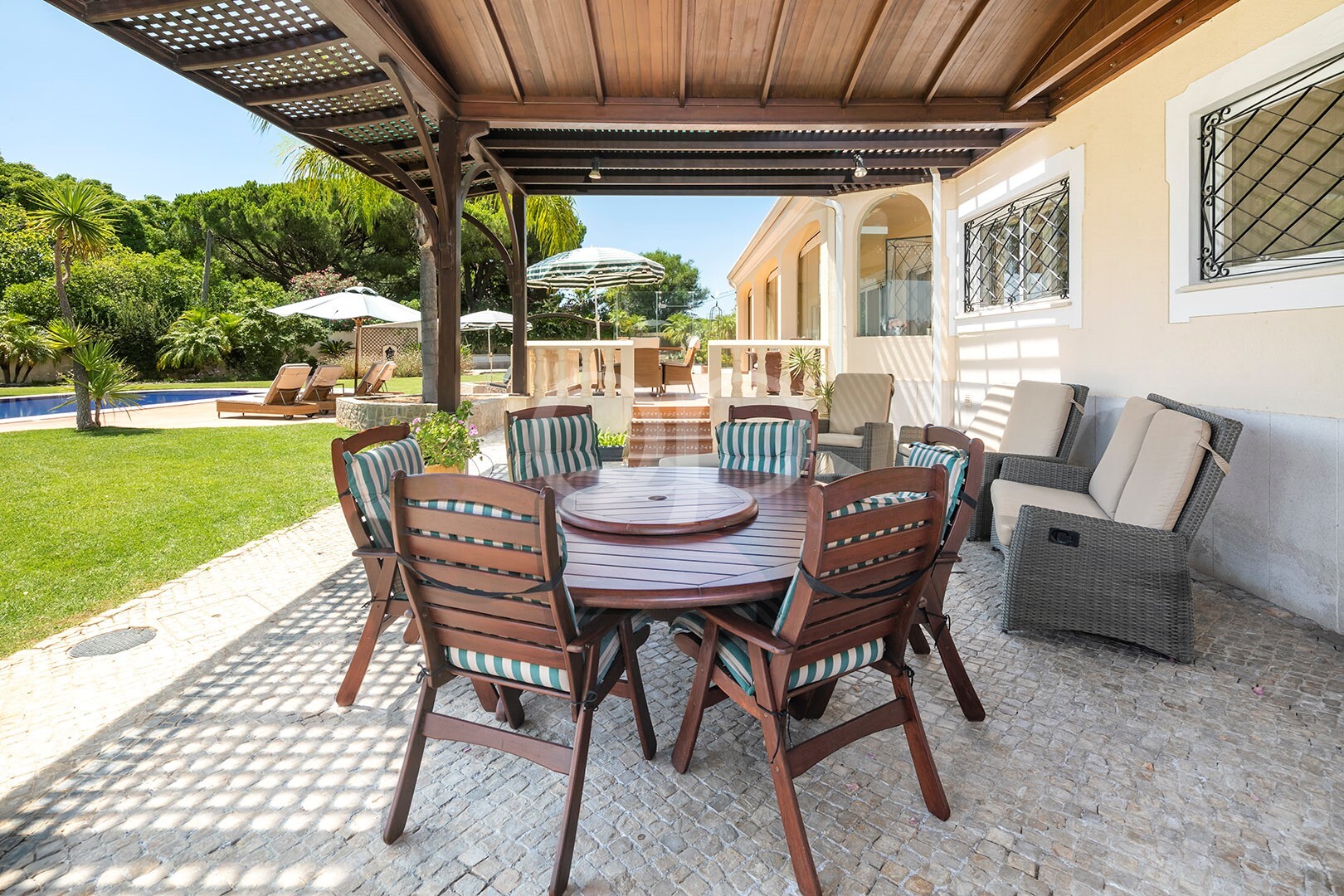 Covered Outdoor Dining Terrace