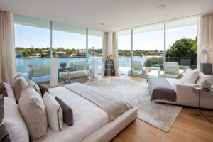 Chambre avec terrasse et vue sur le lac