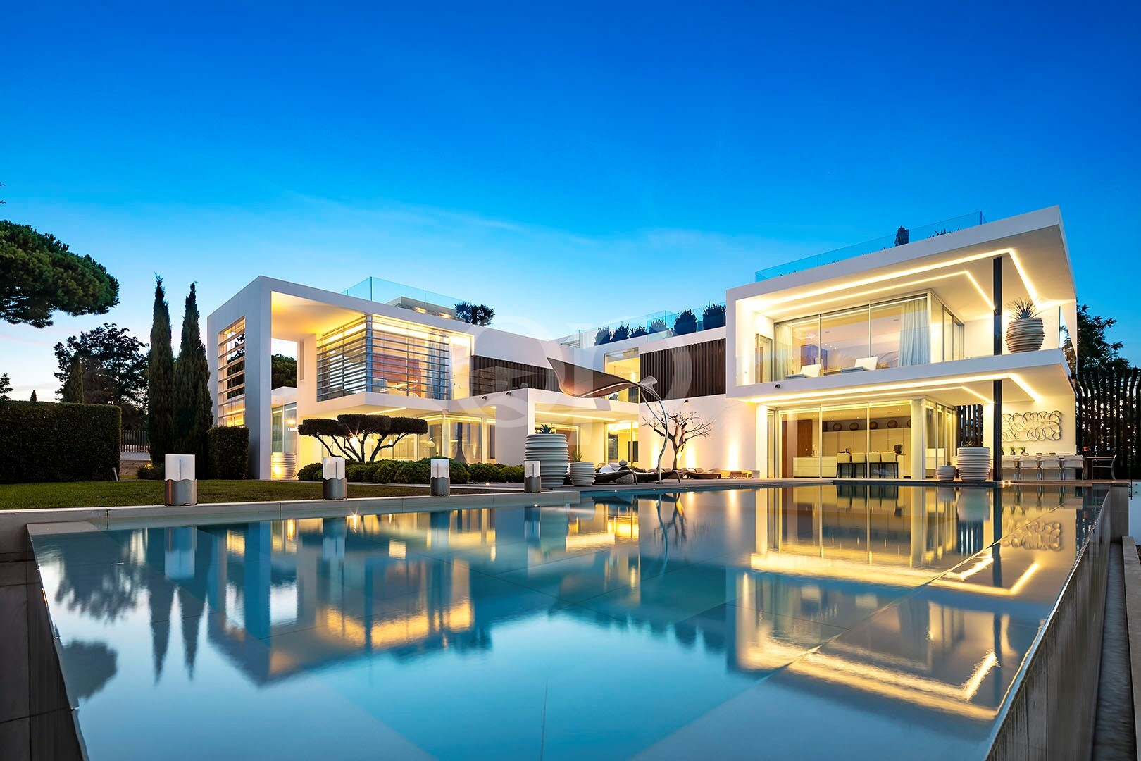 Luxury waterfront villa with private pool in Quinta do Lago