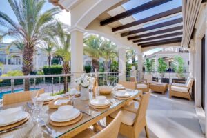 Covered outdoor dining terrace