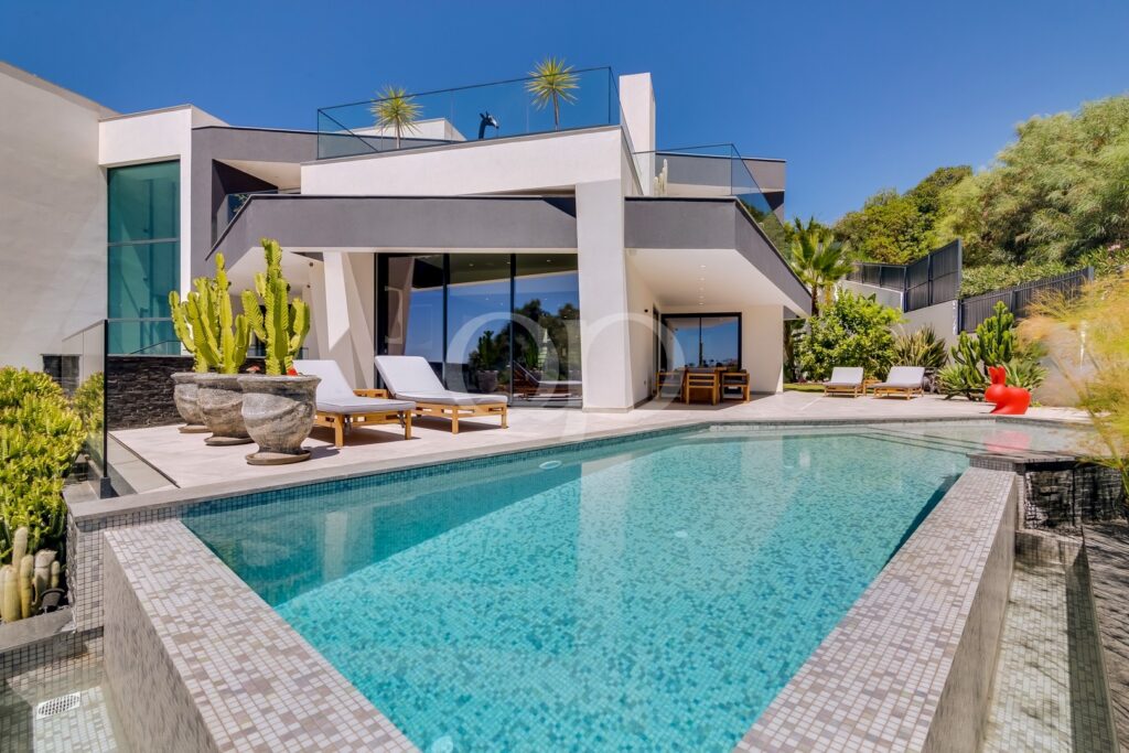 Luxury Villa Steps from Albufeira Marina, Algarve47