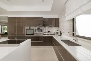 Modern Fully Equipped Kitchen