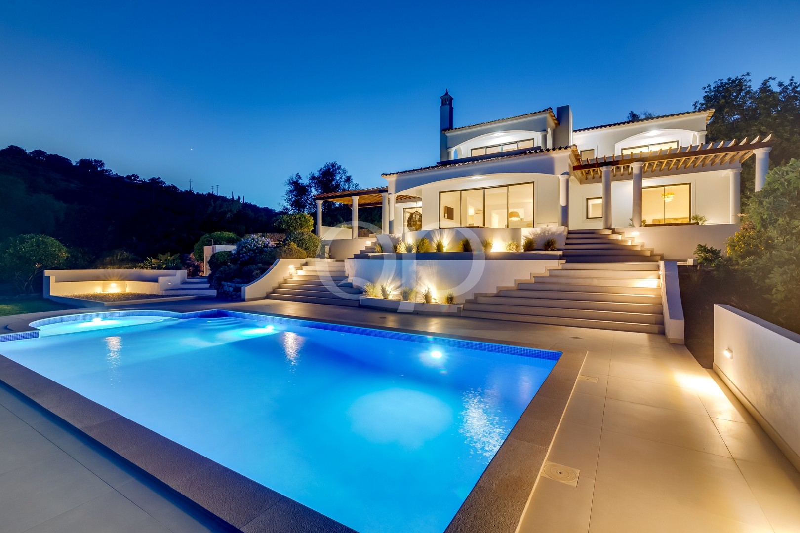 Elegante Landvilla mit Panoramablick in Loulé – QP Savills
