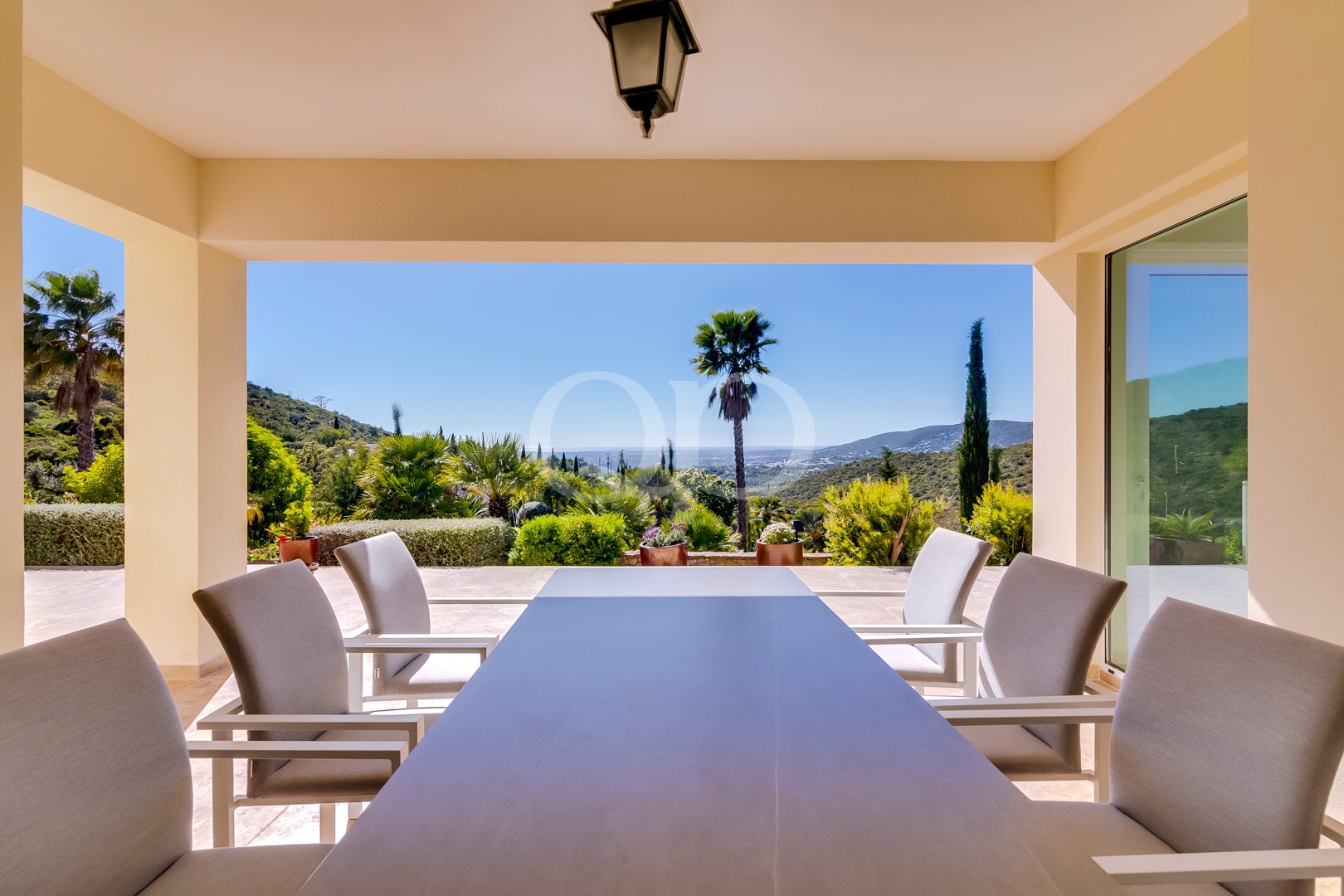 Einzigartige Villa auf einer Anhöhe in der Landschaft der Algarve44