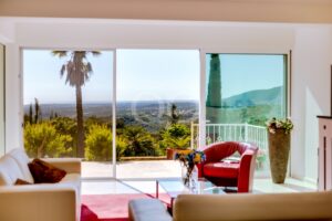 Einzigartige Villa auf einem Hügel in der Landschaft der Algarve58