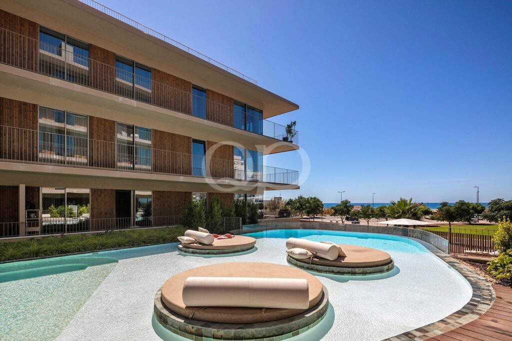 Luxuswohnung direkt am Wasser in Quarteira, Algarve – QP Savills