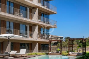 Luxuswohnung direkt am Wasser in Quarteira, Algarve – QP Savills